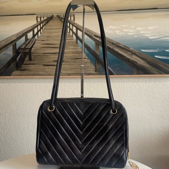 💎✨BEAUTIFUL✨💎 Authentic CHANEL Shoulder Bag - Picture 4 of 10